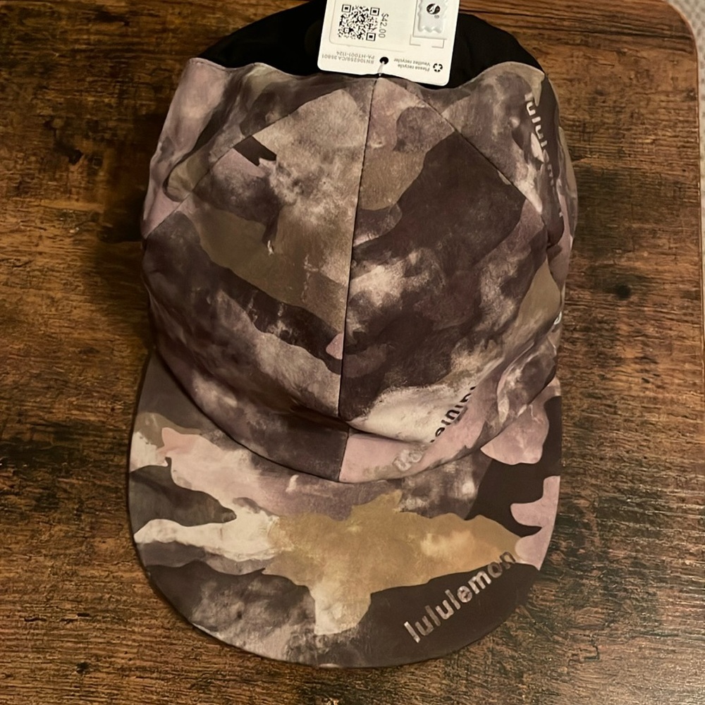 New LuLulemon Wunder Train Hat